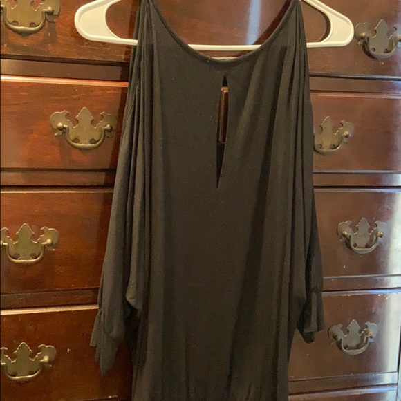 SOLD Tart cold shoulder top - Picture 5 of 6